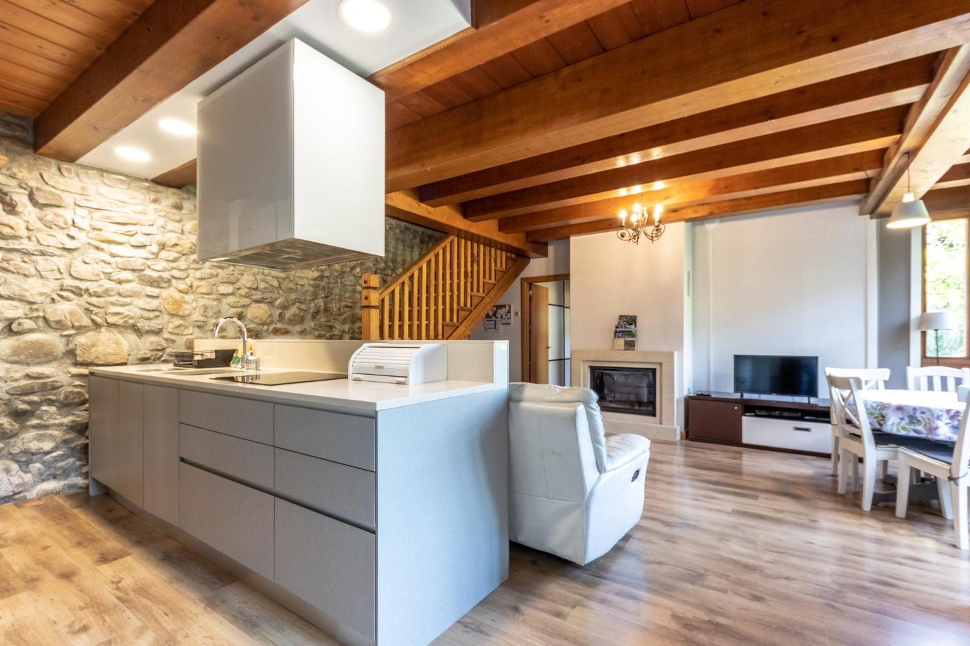 43A Nature With Parking By Aston Rentals Otañes Exteriör bild